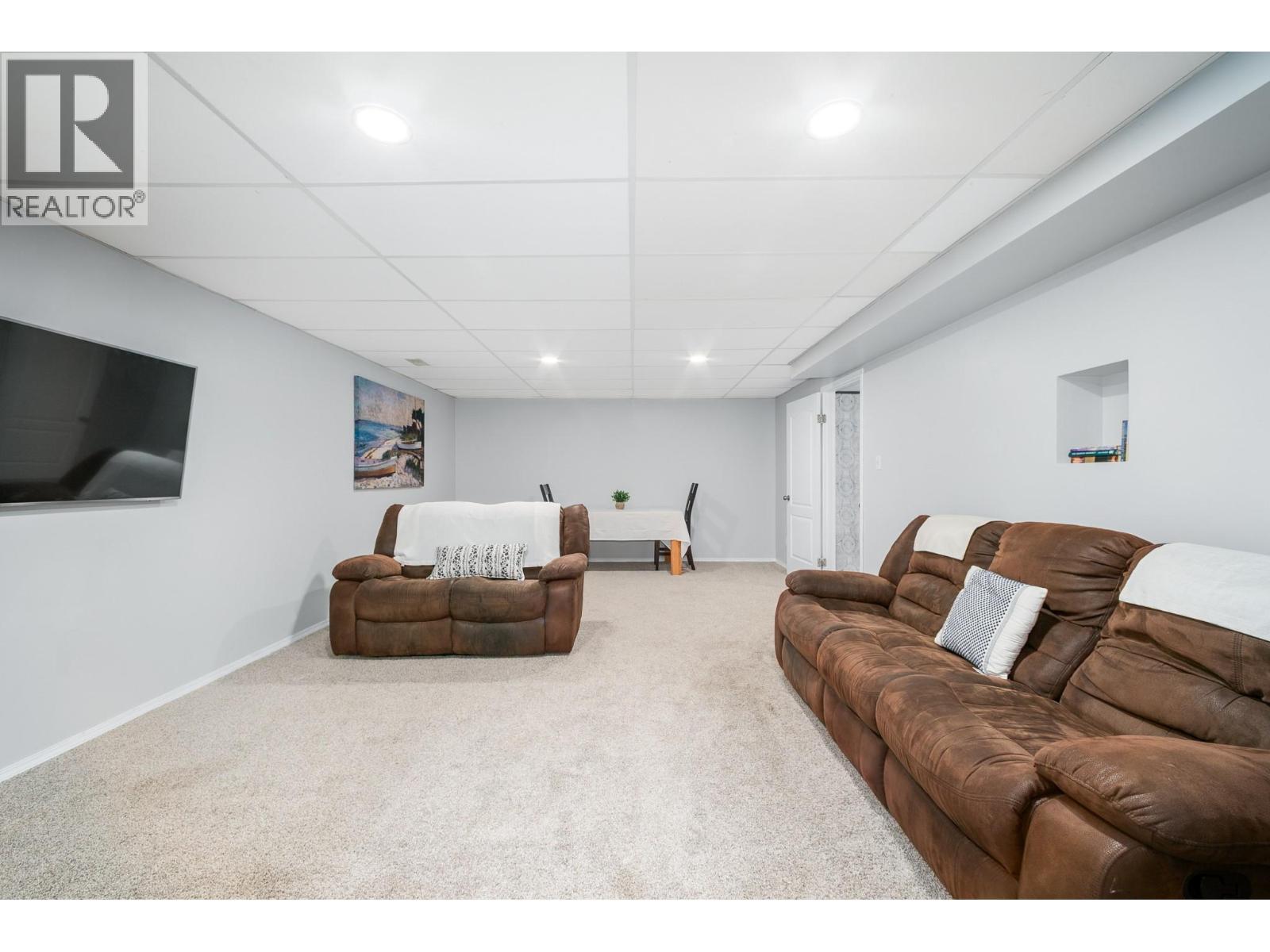 110 Wyndham Crescent, Kelowna, BC - Indoor