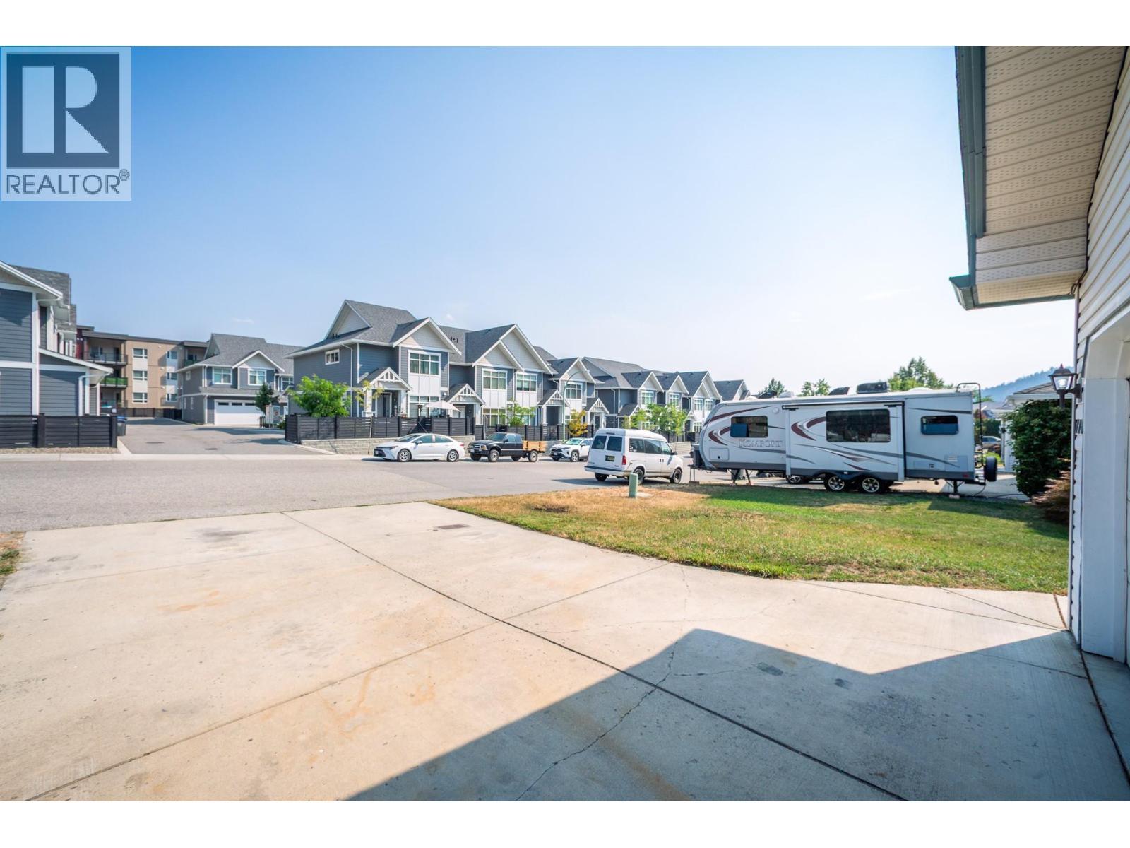110 Wyndham Crescent, Kelowna, BC - Outdoor