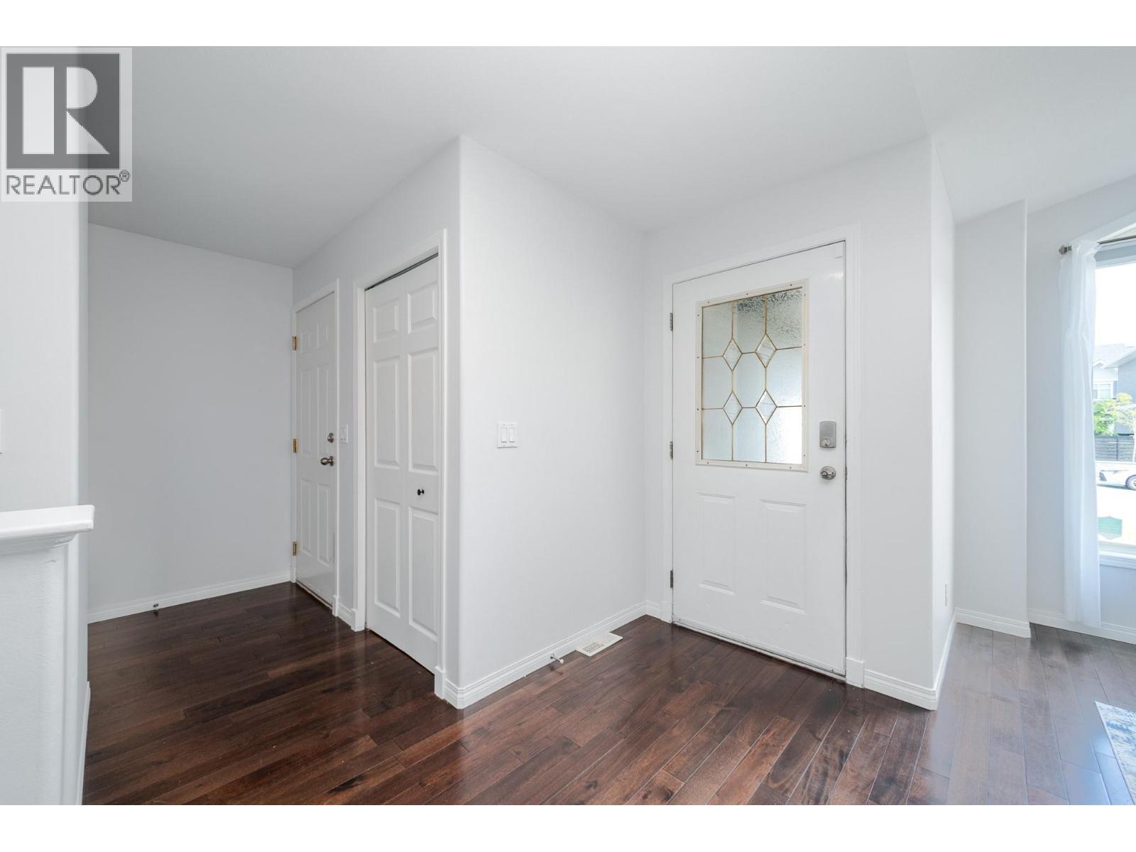 110 Wyndham Crescent, Kelowna, BC - Indoor Photo Showing Other Room