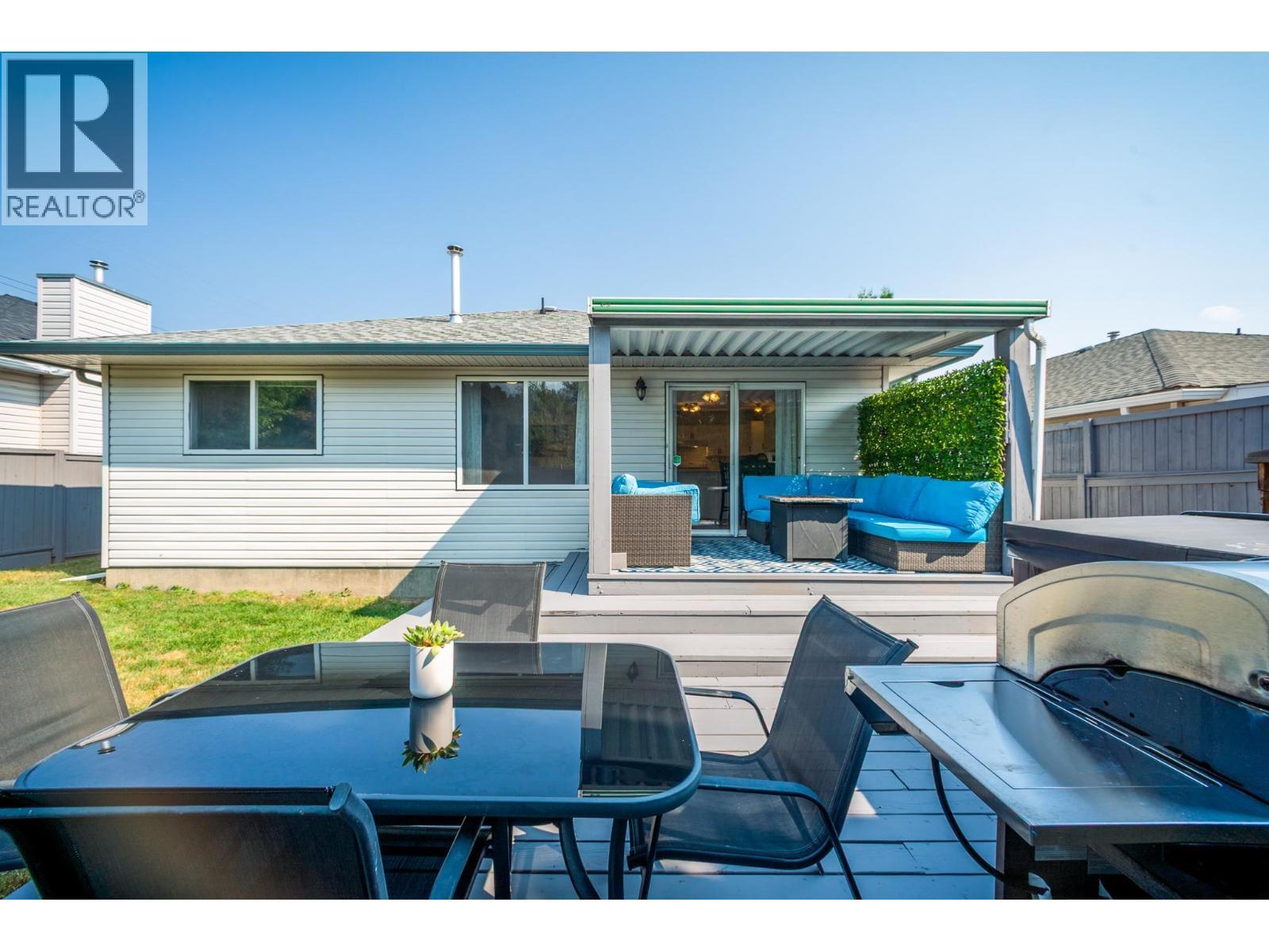110 Wyndham Crescent, Kelowna, BC - Outdoor With Deck Patio Veranda