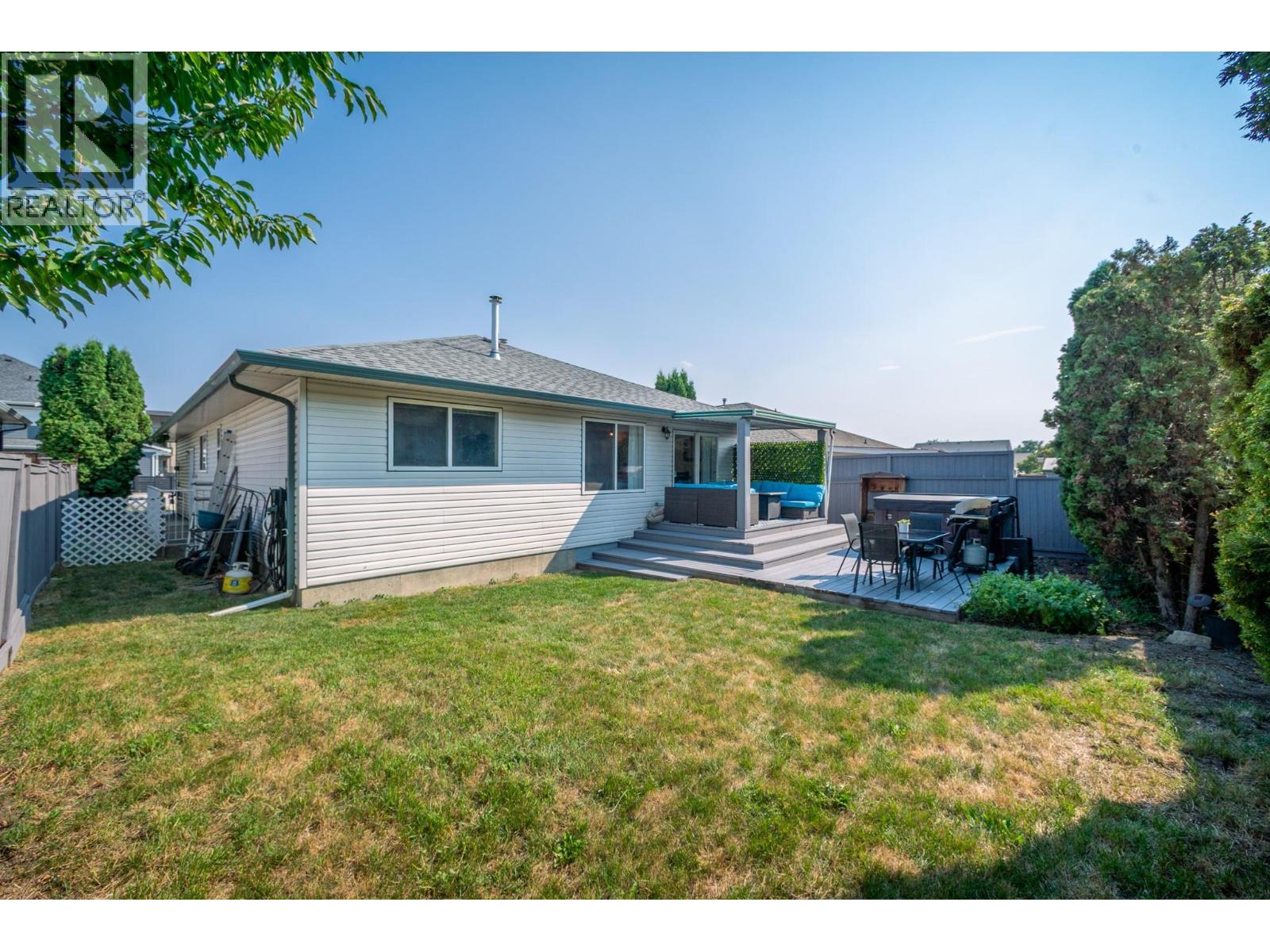 110 Wyndham Crescent, Kelowna, BC - Outdoor