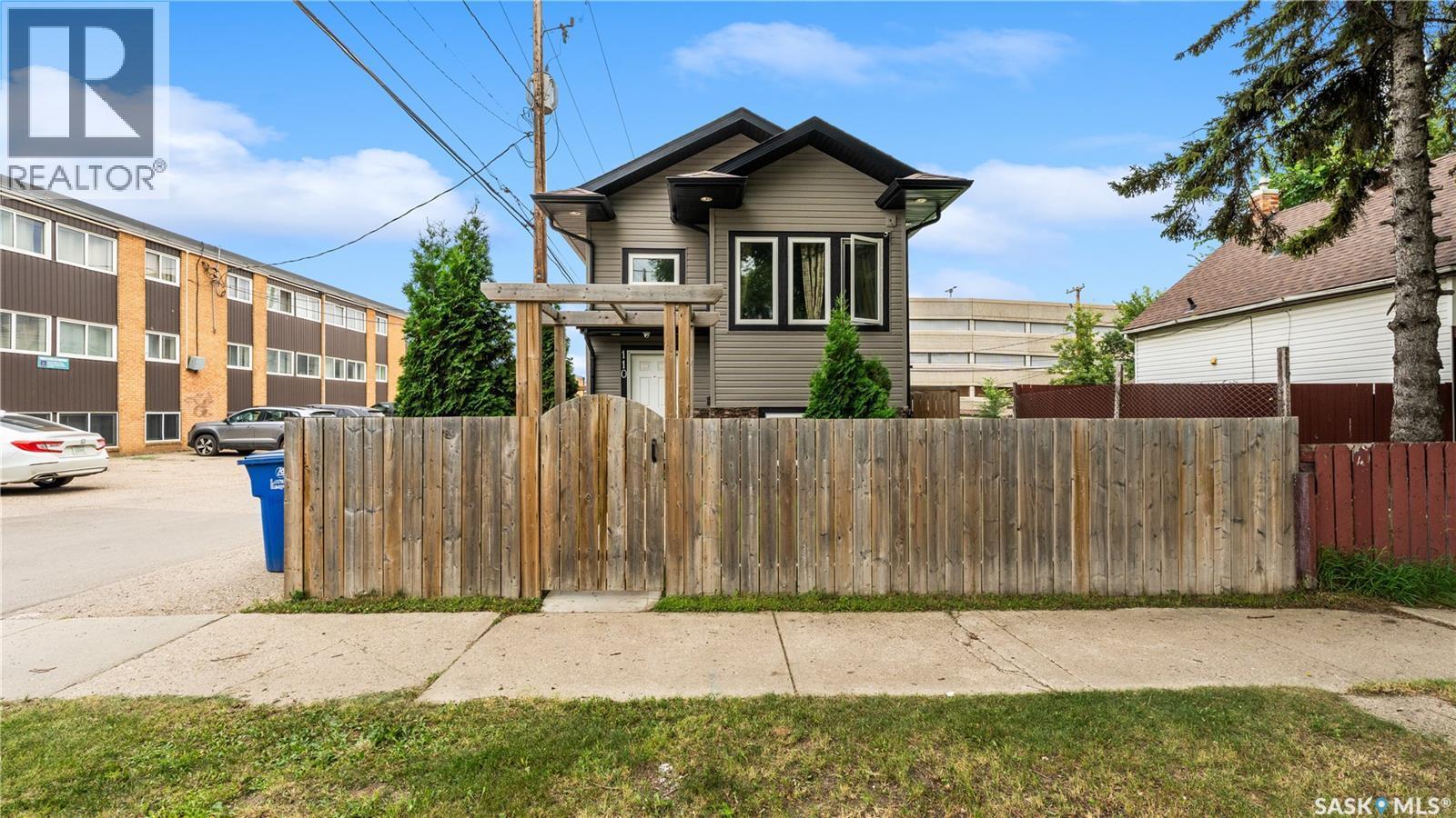 110 S Avenue S, Saskatoon, SK - Outdoor