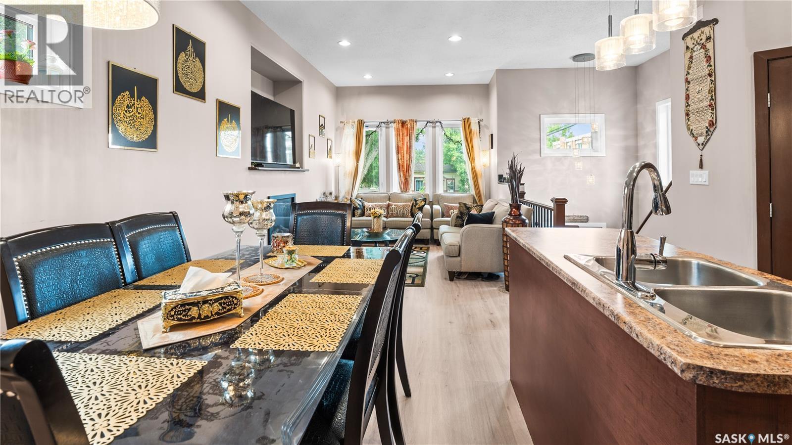 110 S Avenue S, Saskatoon, SK - Indoor