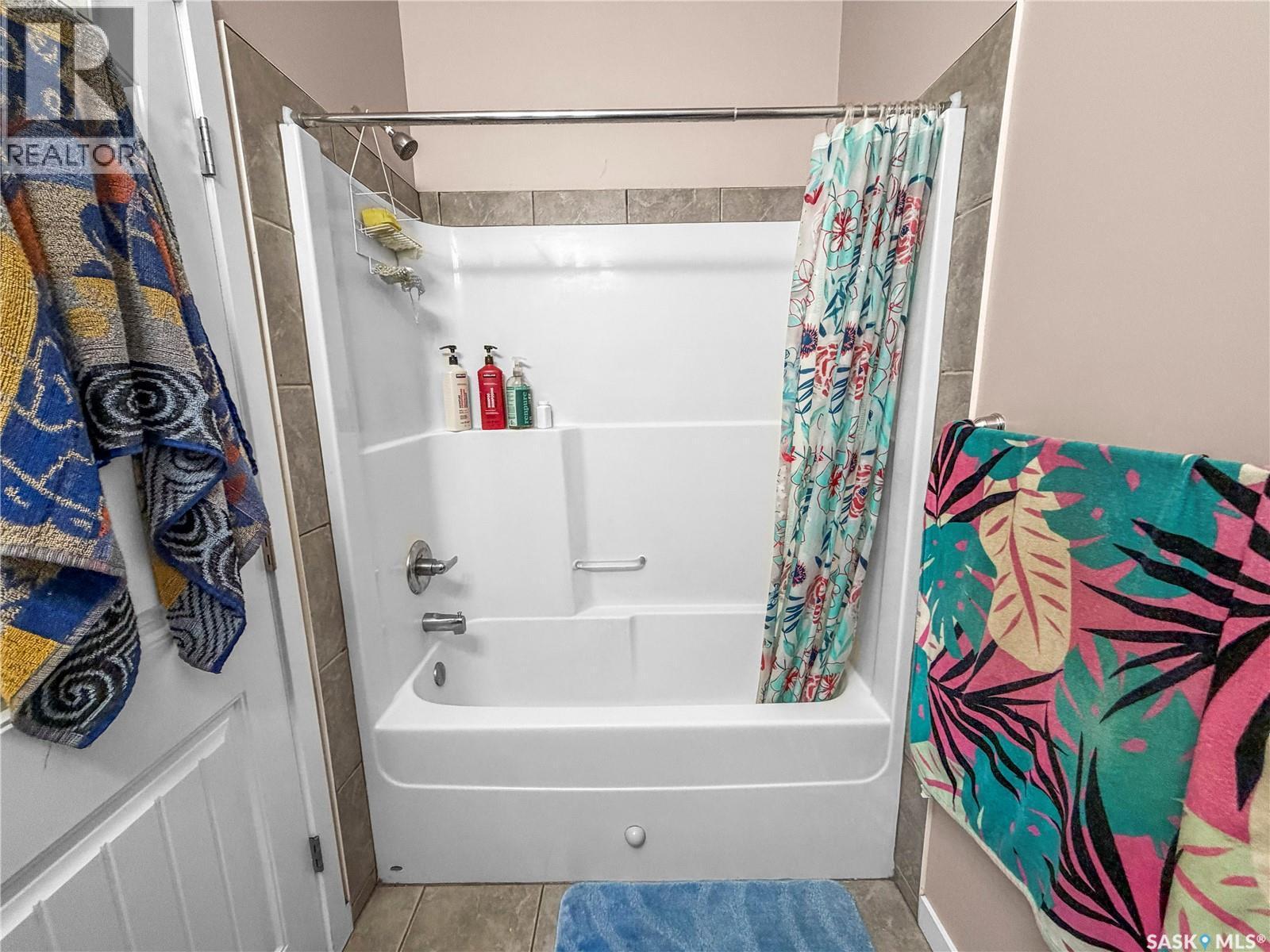 110 S Avenue S, Saskatoon, SK - Indoor