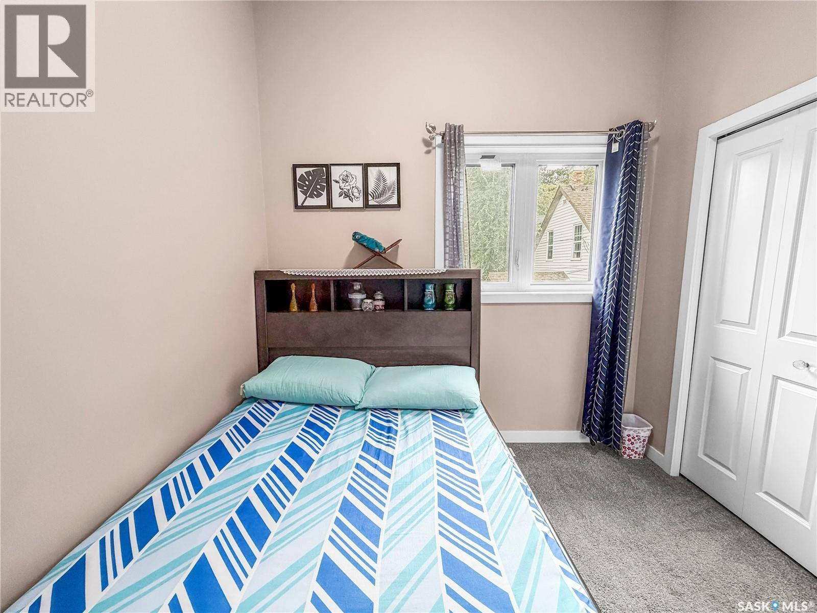 110 S Avenue S, Saskatoon, SK - Indoor Photo Showing Bedroom
