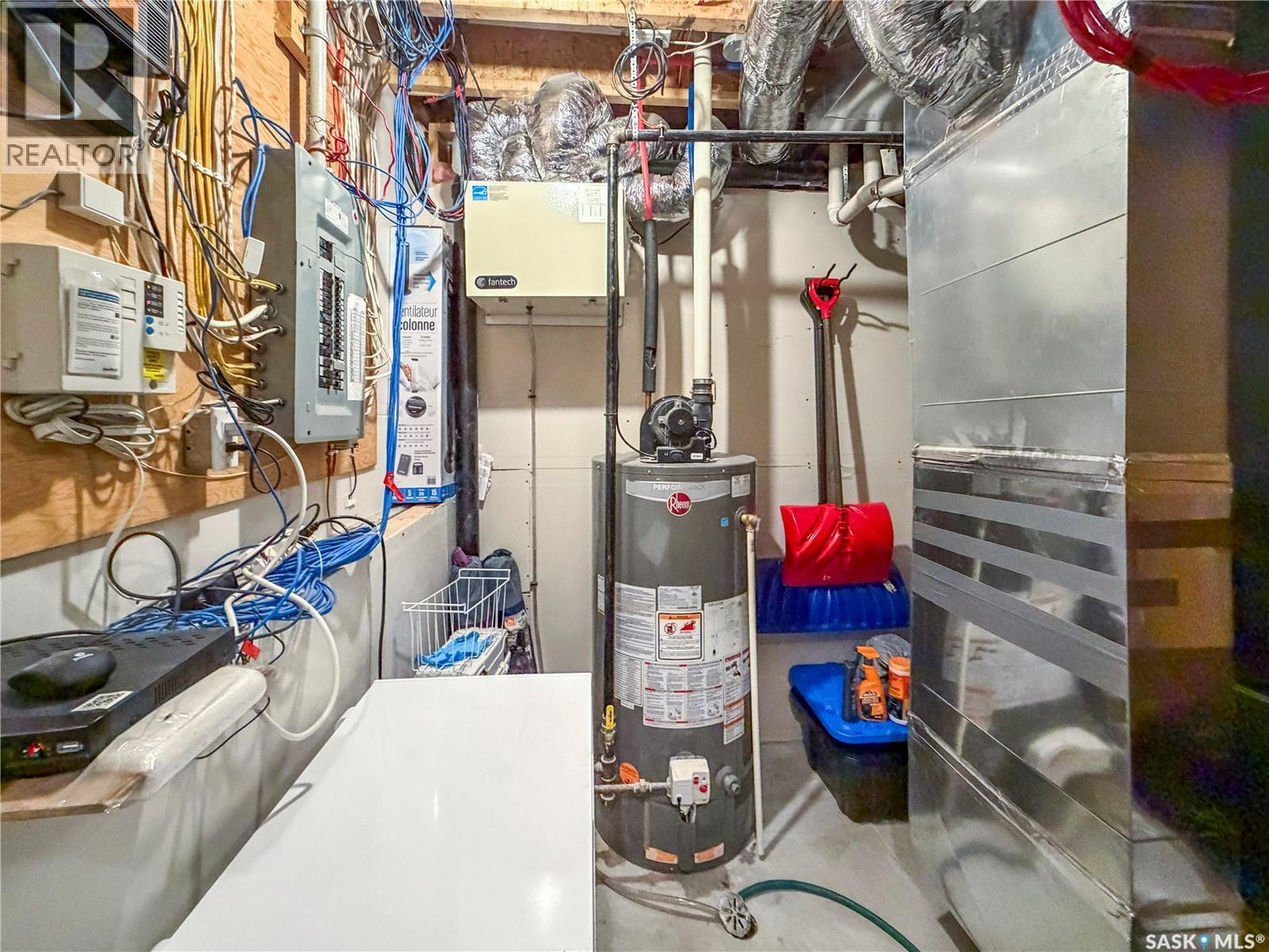 110 S Avenue S, Saskatoon, SK - Indoor Photo Showing Basement
