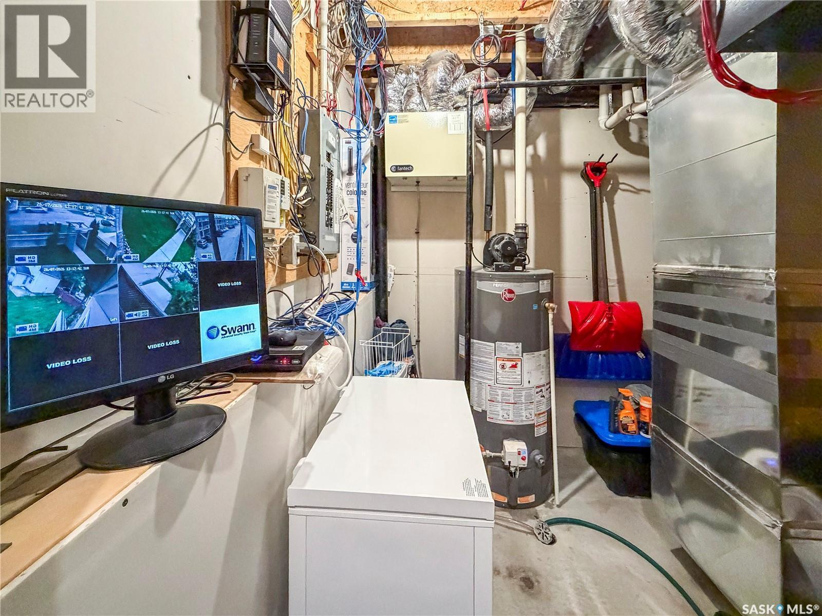110 S Avenue S, Saskatoon, SK - Indoor Photo Showing Basement