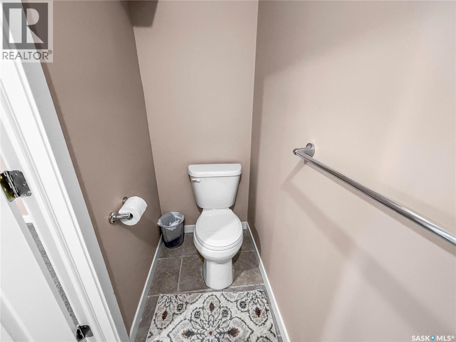 110 S Avenue S, Saskatoon, SK - Indoor Photo Showing Bathroom