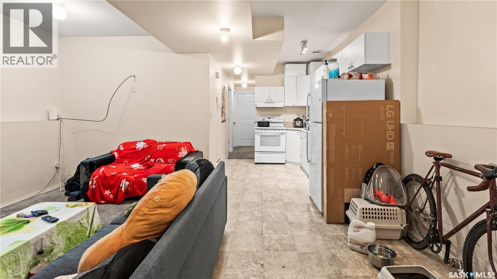 110 S Avenue S, Saskatoon, SK - Indoor Photo Showing Other Room