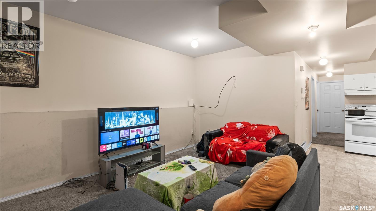 110 S Avenue S, Saskatoon, SK - Indoor Photo Showing Other Room