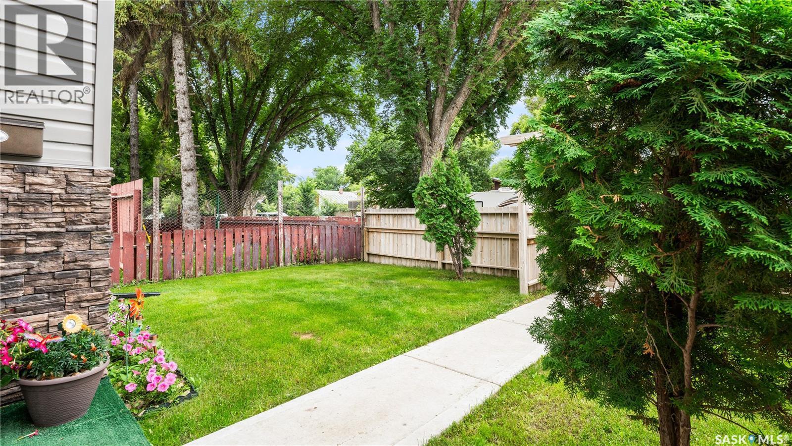 110 S Avenue S, Saskatoon, SK - Outdoor