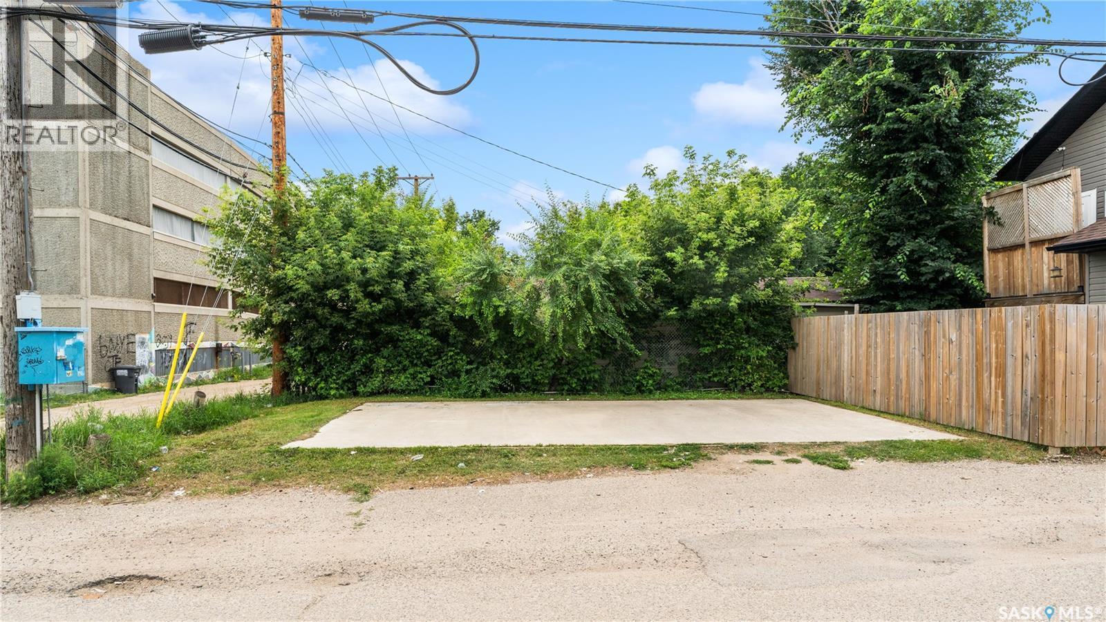 110 S Avenue S, Saskatoon, SK - Outdoor