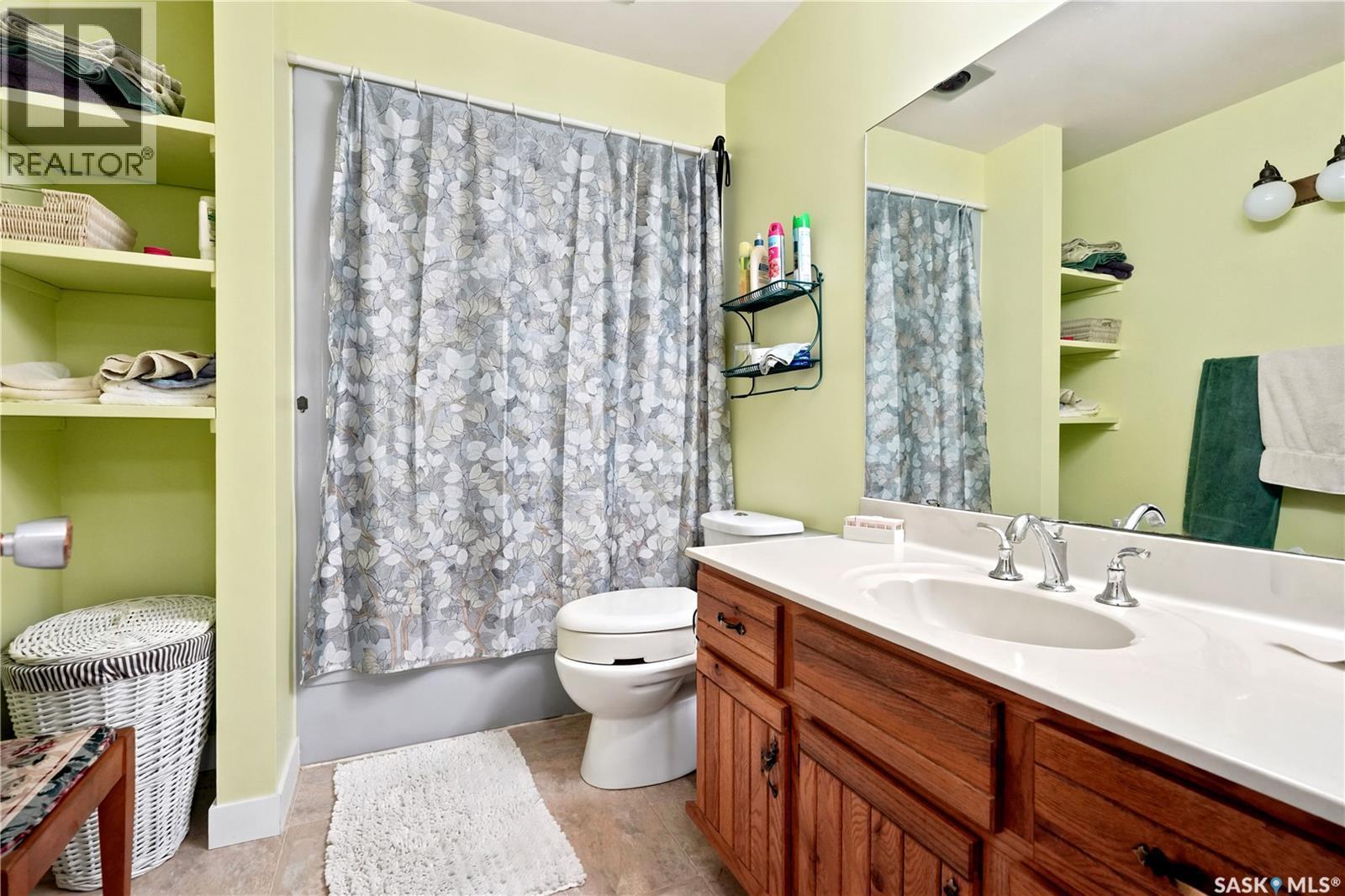 4 Pine Street, Katepwa Beach, SK - Indoor Photo Showing Bathroom