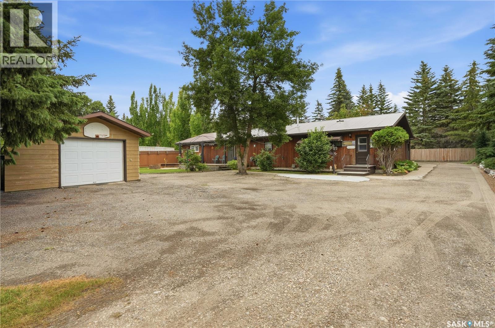4 Pine Street, Katepwa Beach, SK - Outdoor
