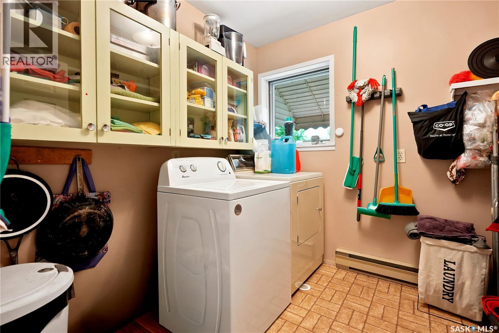 4 Pine Street, Katepwa Beach, SK - Indoor Photo Showing Laundry Room