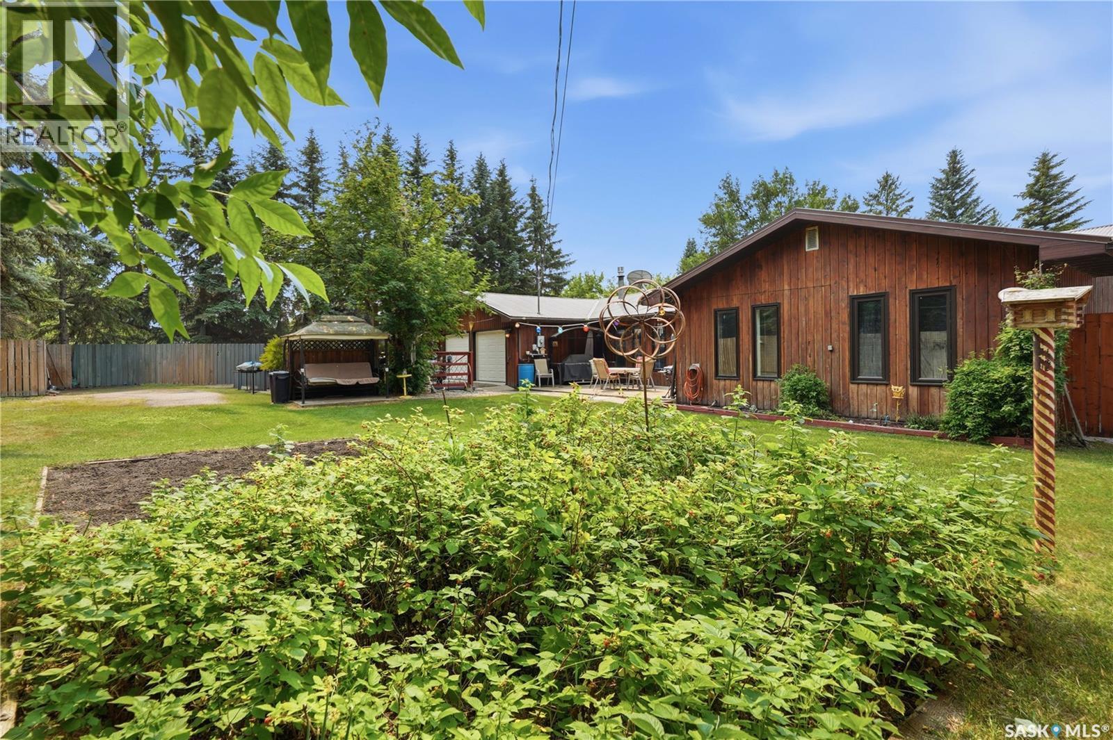 4 Pine Street, Katepwa Beach, SK - Outdoor