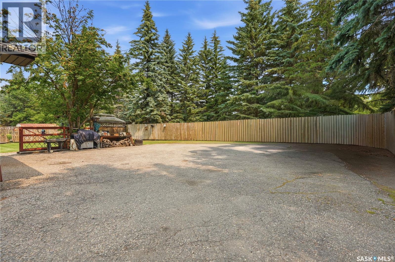 4 Pine Street, Katepwa Beach, SK - Outdoor