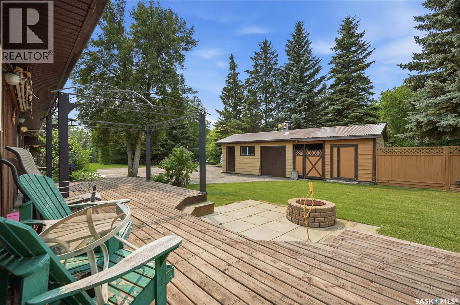 4 Pine Street, Katepwa Beach, SK - Outdoor With Deck Patio Veranda