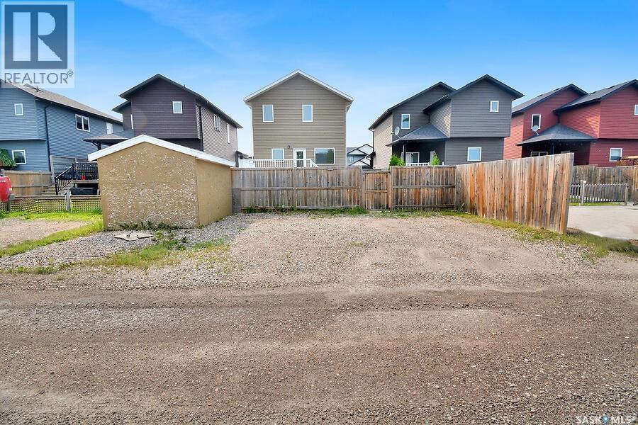 524 Maple Crescent, Warman, SK - Outdoor