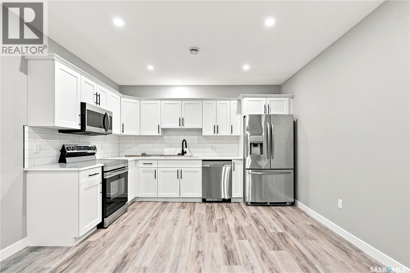 247 Thakur Street, Saskatoon, SK - Indoor Photo Showing Kitchen With Stainless Steel Kitchen With Upgraded Kitchen