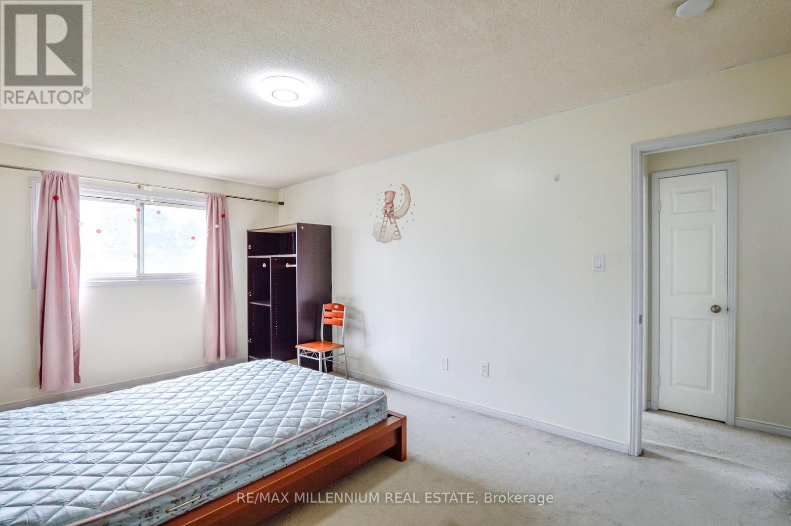 651 Shetani Place, Mississauga, ON - Indoor Photo Showing Bedroom