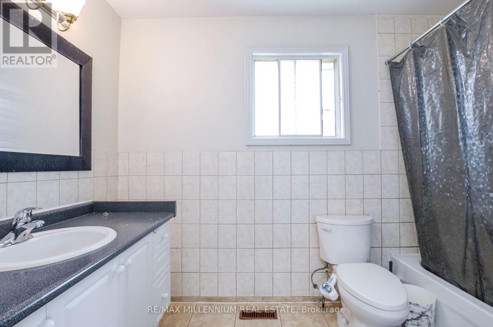 651 Shetani Place, Mississauga, ON - Indoor Photo Showing Bathroom