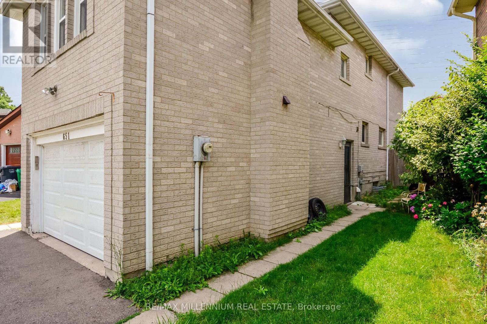 651 Shetani Place, Mississauga, ON - Outdoor With Exterior
