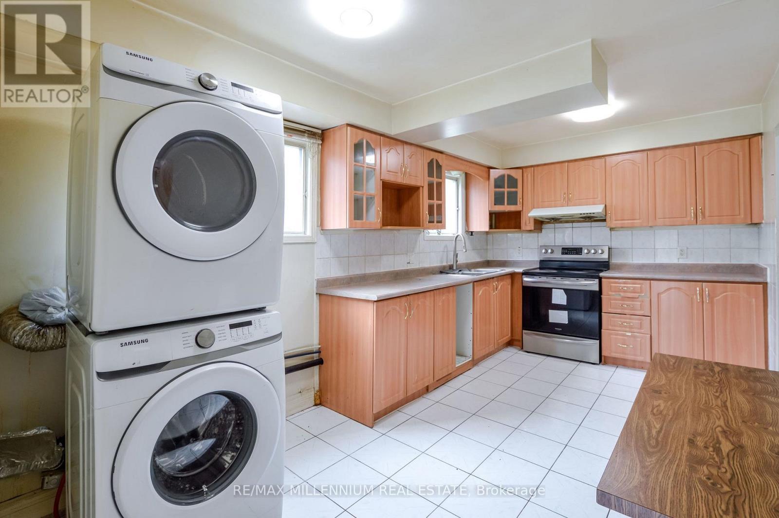 651 Shetani Place, Mississauga, ON - Indoor Photo Showing Laundry Room