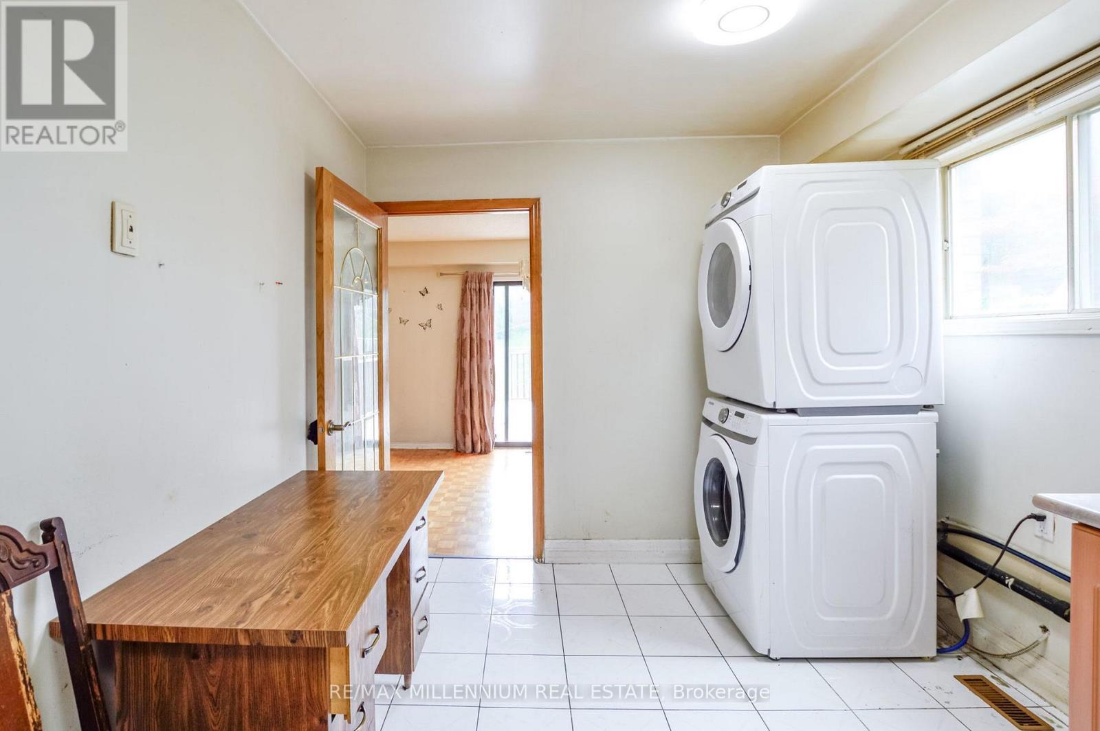 651 Shetani Place, Mississauga, ON - Indoor Photo Showing Laundry Room