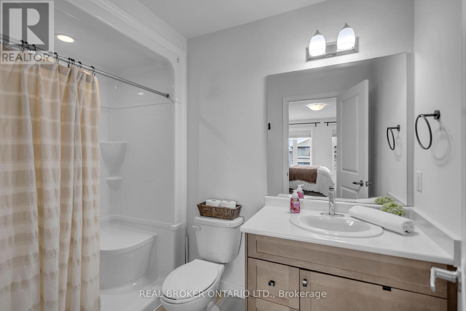26 Baker Lane, Brant, ON - Indoor Photo Showing Bathroom
