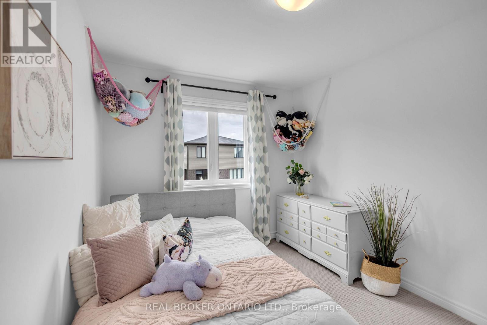 26 Baker Lane, Brant, ON - Indoor Photo Showing Bedroom