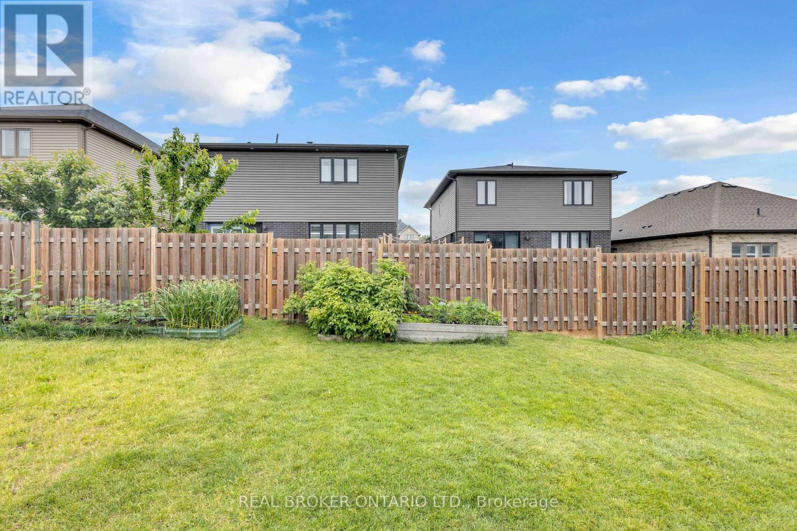 26 Baker Lane, Brant, ON - Outdoor