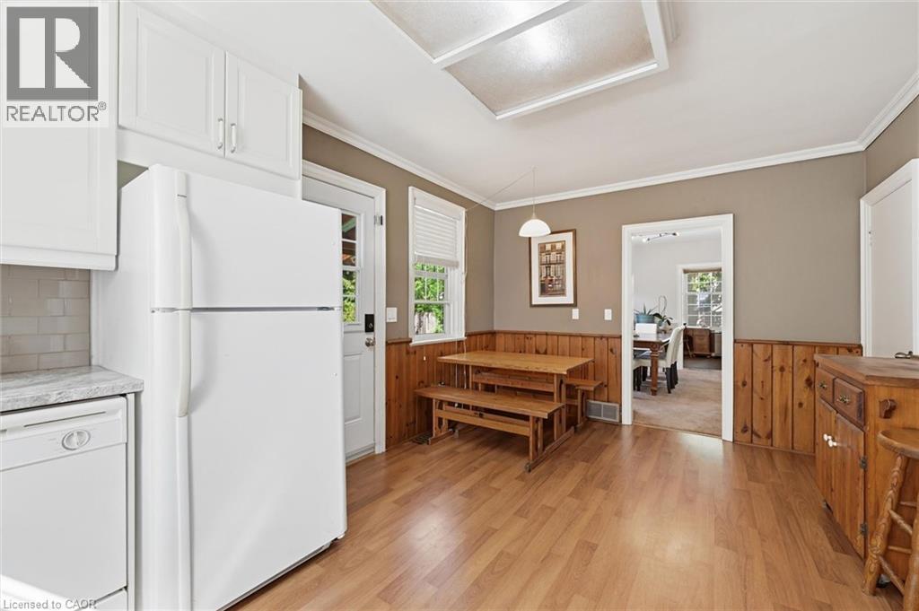 938 Cloverleaf Drive, Burlington, ON - Indoor Photo Showing Kitchen
