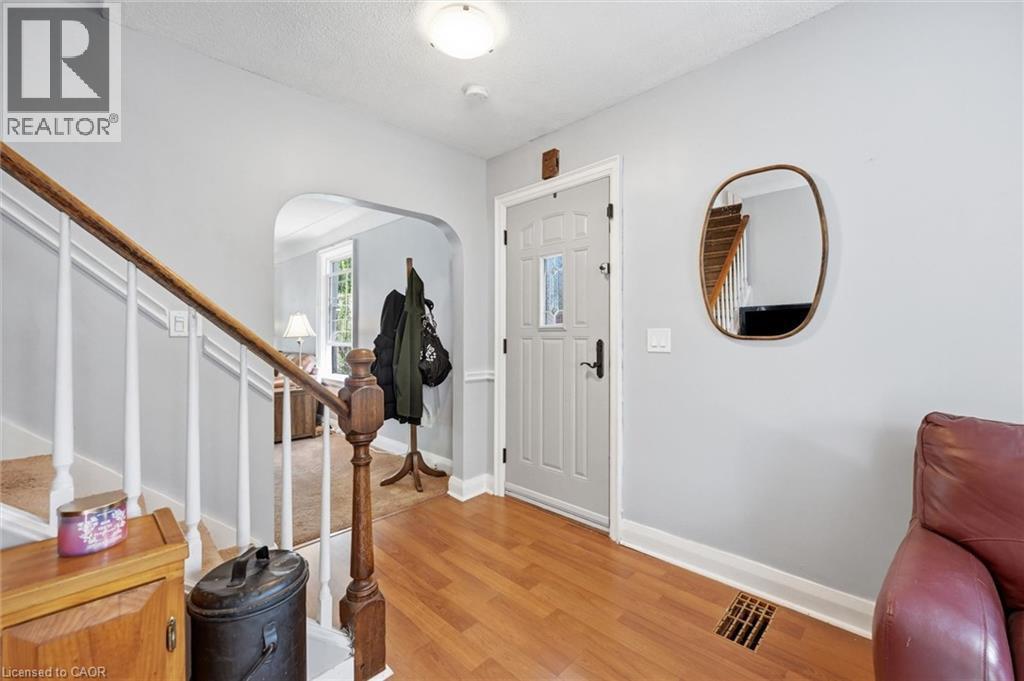 938 Cloverleaf Drive, Burlington, ON - Indoor Photo Showing Other Room