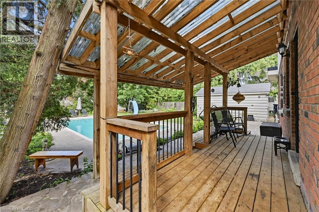 938 Cloverleaf Drive, Burlington, ON - Outdoor With Deck Patio Veranda With Exterior