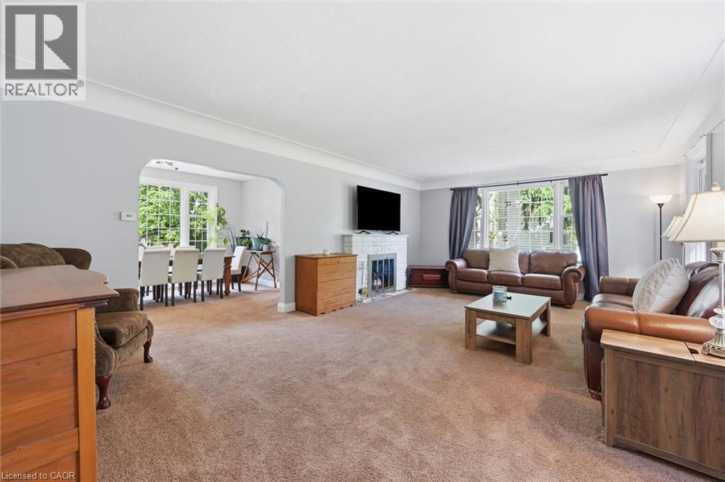 938 Cloverleaf Drive, Burlington, ON - Indoor Photo Showing Living Room With Fireplace