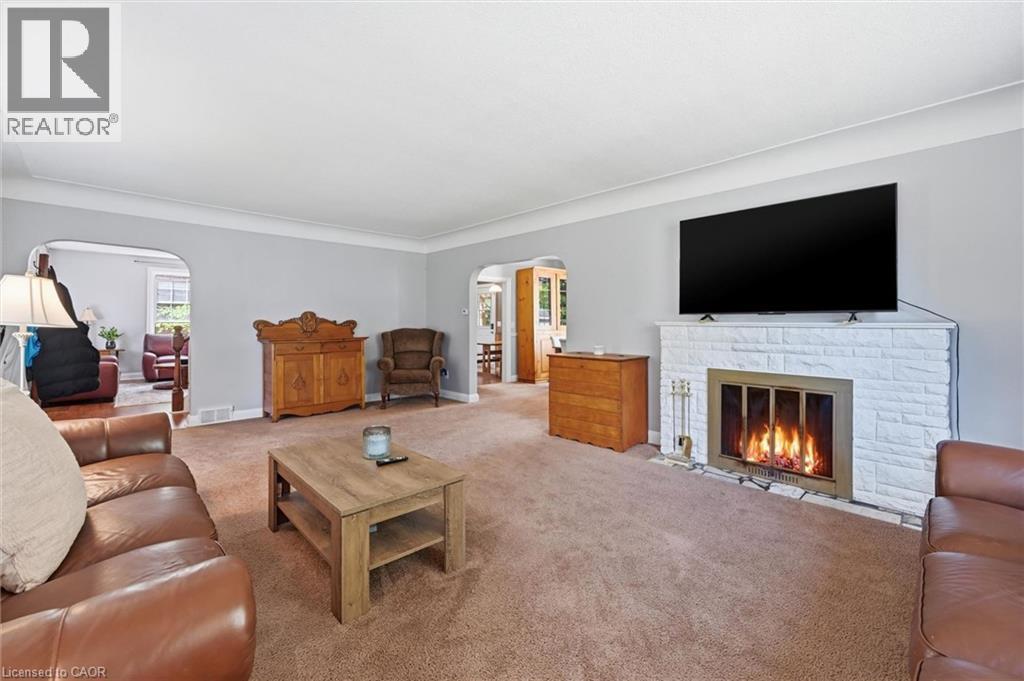 938 Cloverleaf Drive, Burlington, ON - Indoor Photo Showing Living Room With Fireplace