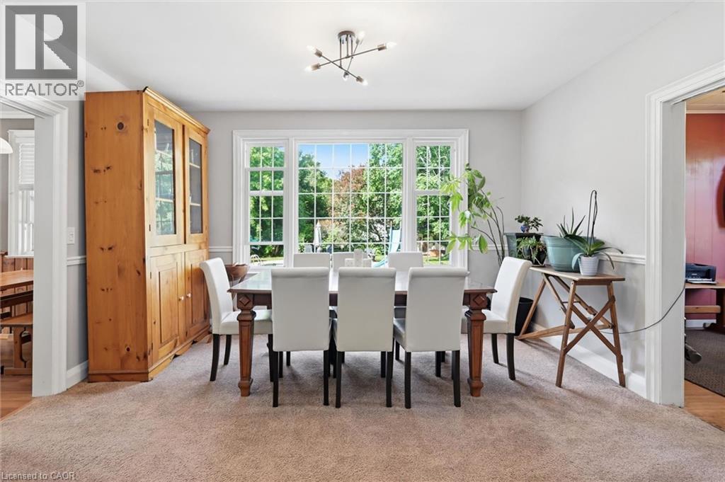 938 Cloverleaf Drive, Burlington, ON - Indoor Photo Showing Dining Room