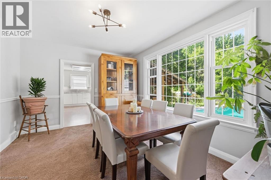 938 Cloverleaf Drive, Burlington, ON - Indoor Photo Showing Dining Room