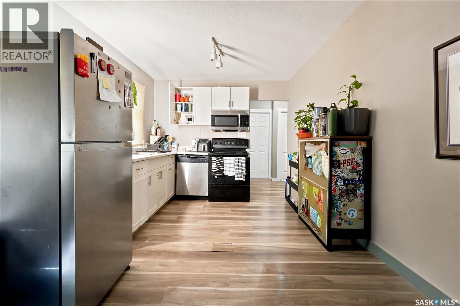 2232 Mcara Street, Regina, SK - Indoor Photo Showing Kitchen