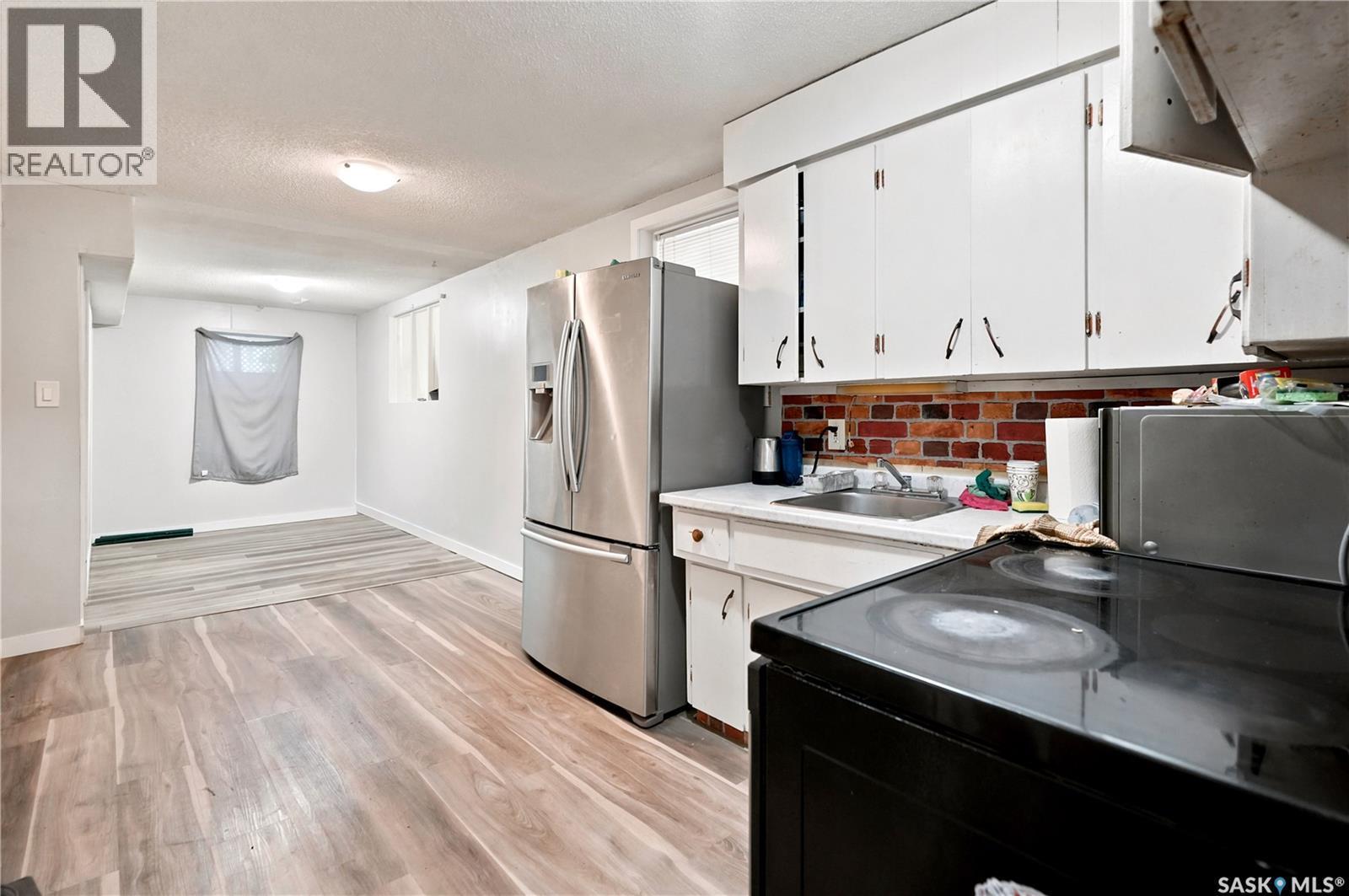 2232 Mcara Street, Regina, SK - Indoor Photo Showing Kitchen