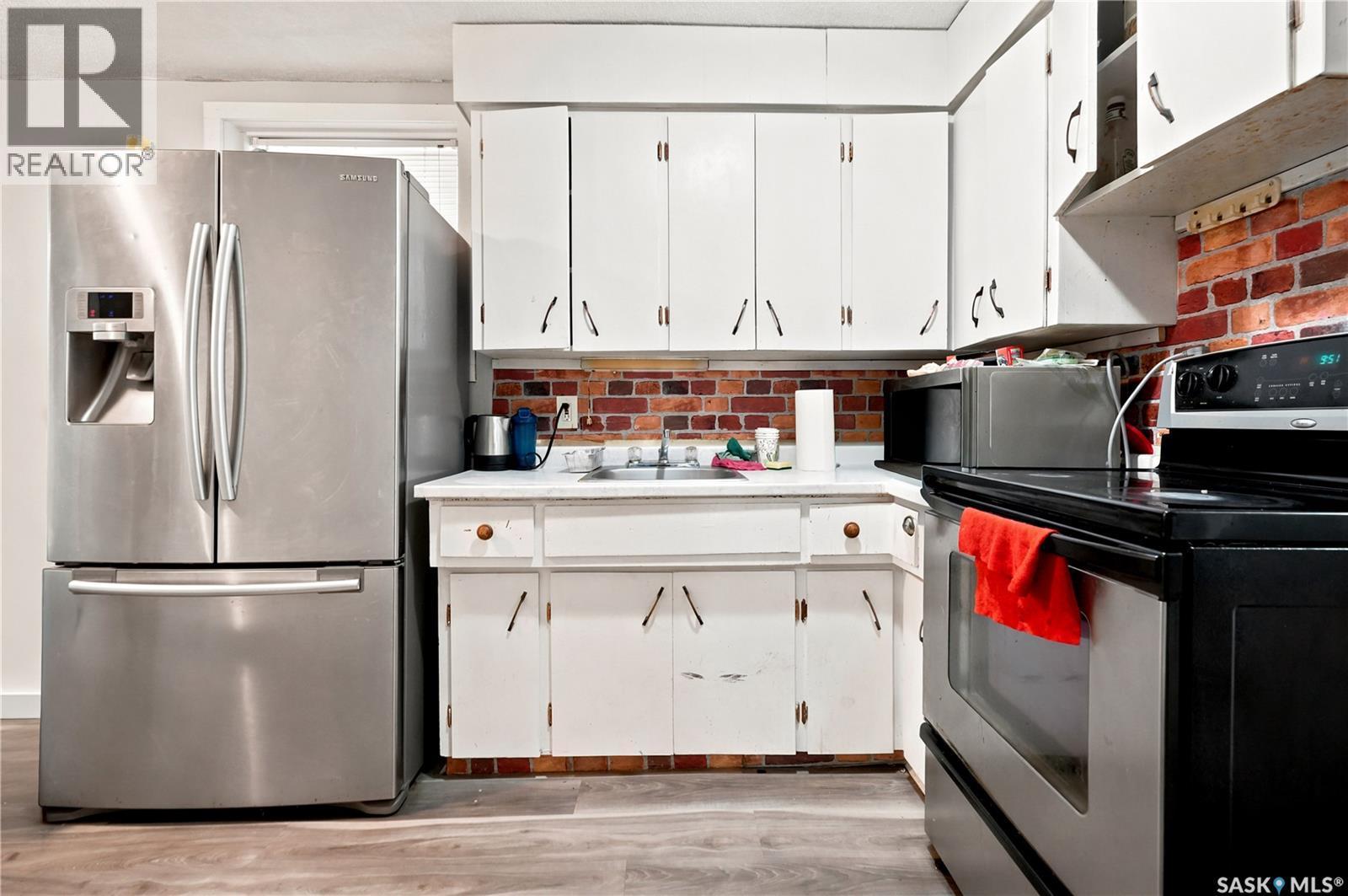 2232 Mcara Street, Regina, SK - Indoor Photo Showing Kitchen