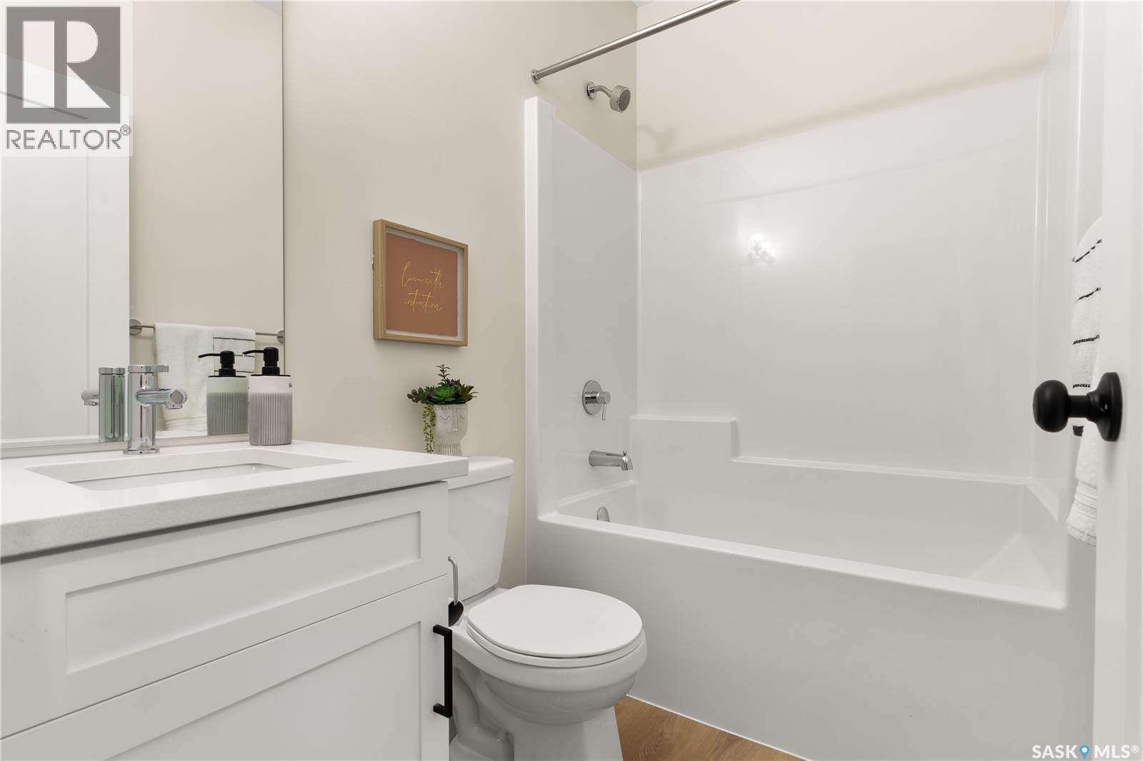 595 Cockcroft Court, Saskatoon, SK - Indoor Photo Showing Bathroom