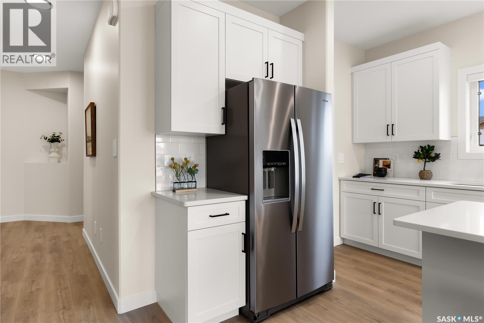 595 Cockcroft Court, Saskatoon, SK - Indoor Photo Showing Kitchen