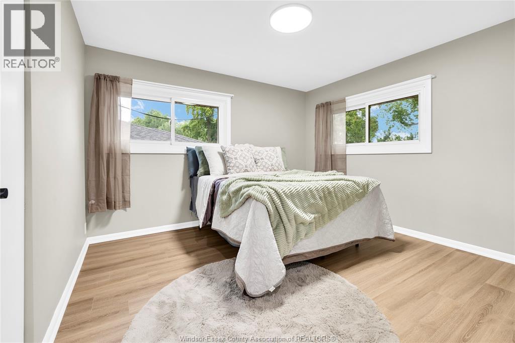 465 Greendale Drive, Windsor, ON - Indoor Photo Showing Bedroom