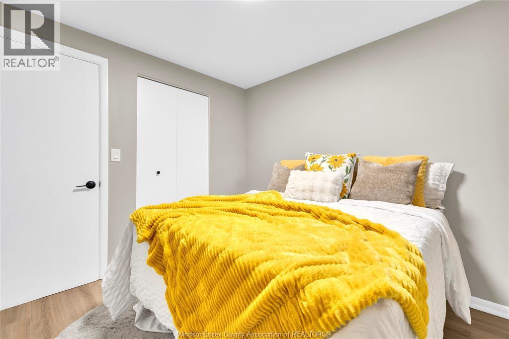 465 Greendale Drive, Windsor, ON - Indoor Photo Showing Bedroom
