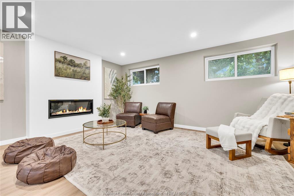 465 Greendale Drive, Windsor, ON - Indoor With Fireplace