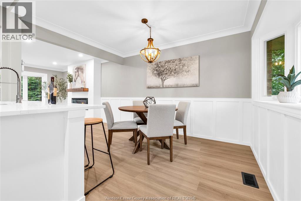 465 Greendale Drive, Windsor, ON - Indoor Photo Showing Dining Room