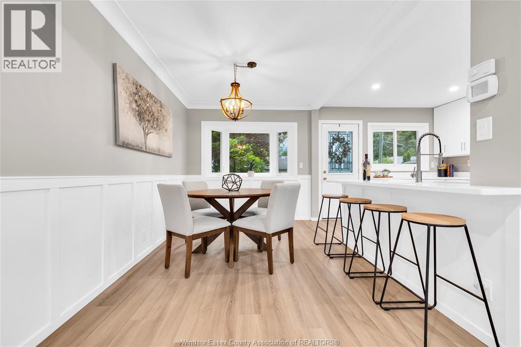 465 Greendale Drive, Windsor, ON - Indoor Photo Showing Dining Room