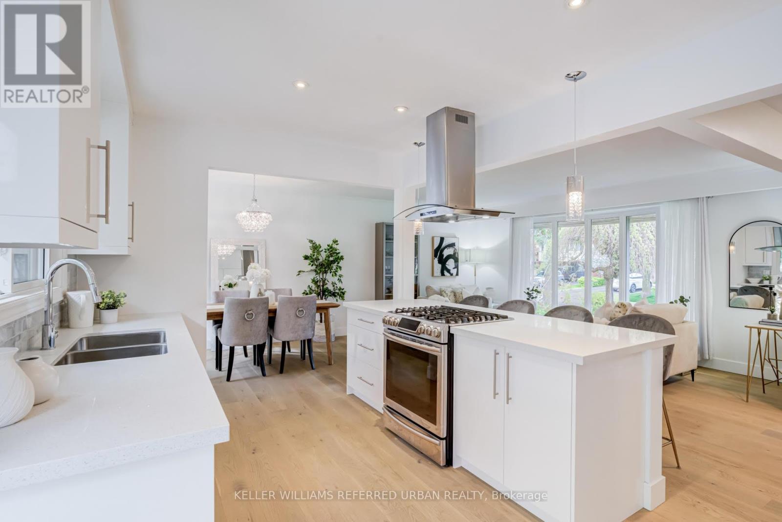 5171 Mulberry Drive, Burlington, ON - Indoor Photo Showing Kitchen With Double Sink With Upgraded Kitchen